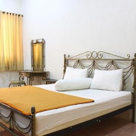 Ruang Tidur At Dpalma Bogor Hotel ภายนอก รูปภาพ