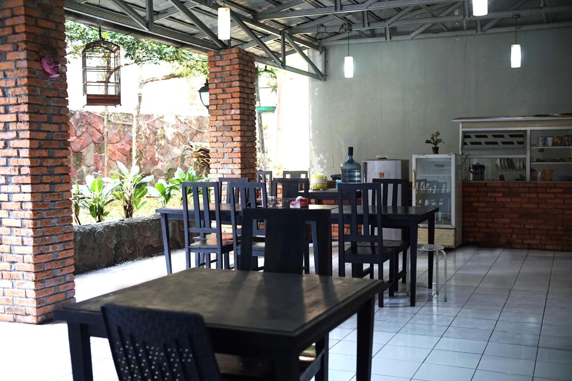 Ruang Tidur At Dpalma Bogor Hotel ภายนอก รูปภาพ